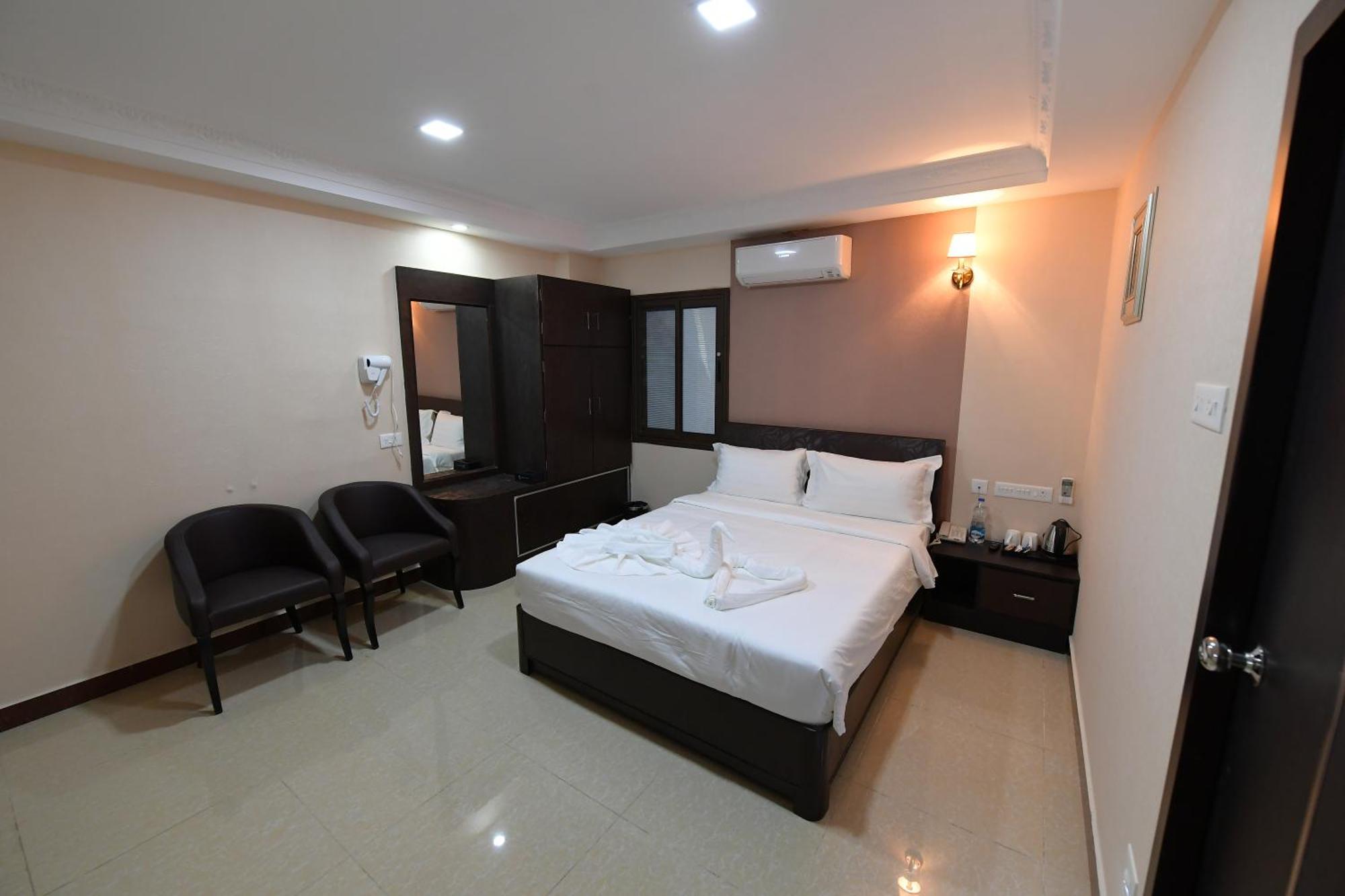 Coastal Grand Hotel Sampath Tiruchirappalli Exteriör bild
