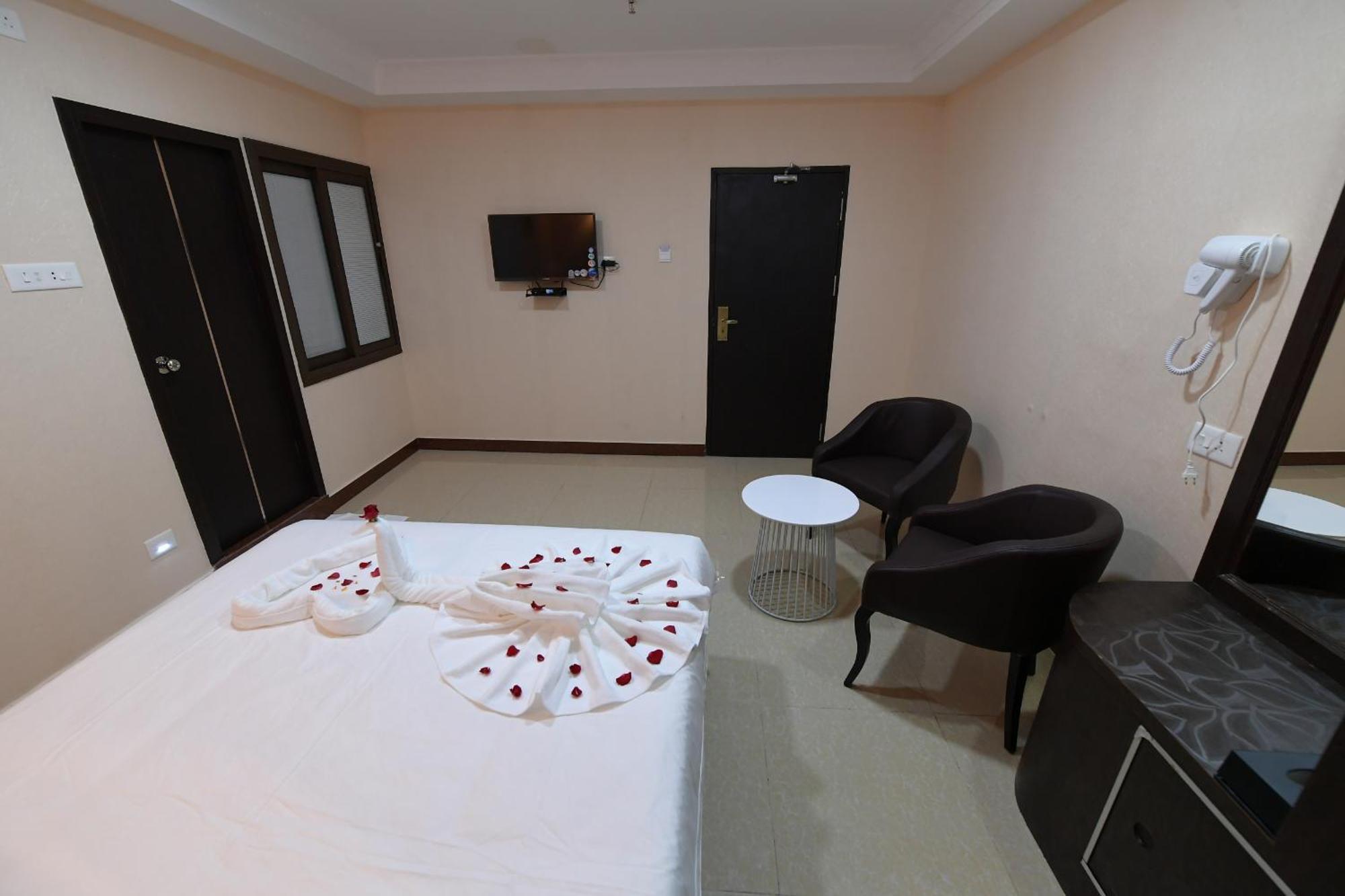Coastal Grand Hotel Sampath Tiruchirappalli Exteriör bild