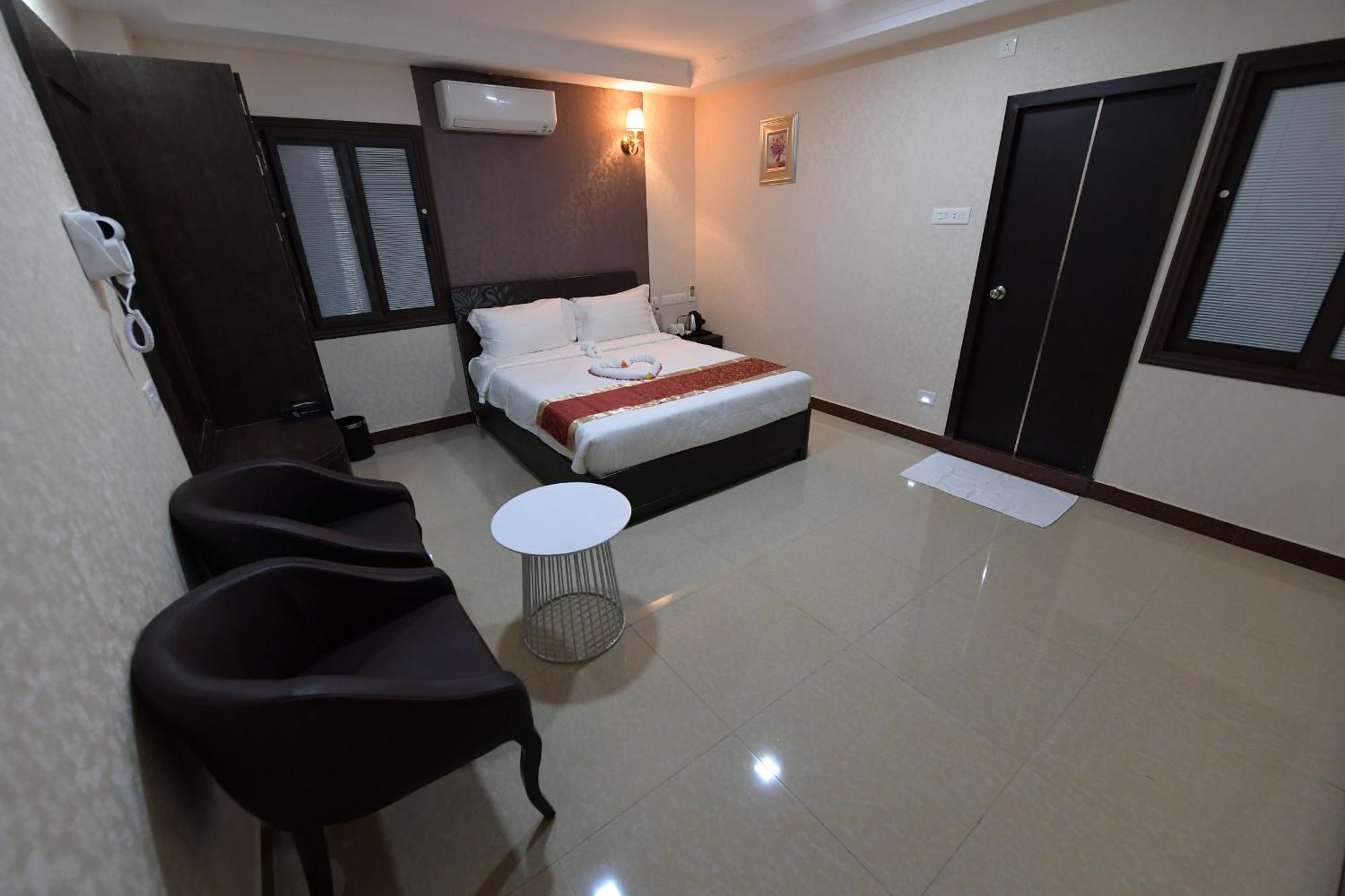 Coastal Grand Hotel Sampath Tiruchirappalli Exteriör bild